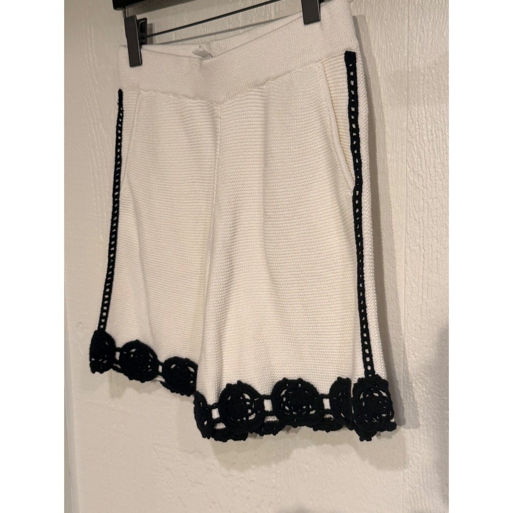 Contrast crochet knit ultra high rise shorts NWOT Avantlook